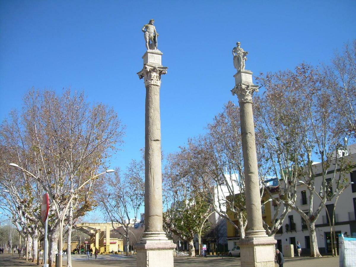 Medina Apartment And Parking Historical Center Sevilla Exterior foto
